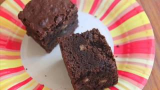 Recipe :
http://www.yummytummyaarthi.com/2016/10/fudgy-walnut-brownie-recipe-chocolate.html
website: http://www.yummytummyaarthi.com facebook: http://www.fac...