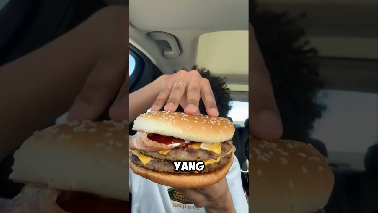 bocah ini ketakutan parah gara-gara tekstur aneh di burgernya