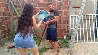 Dinheiro Na Lata Do Lixo Uma História De Desconfiança E Segredo