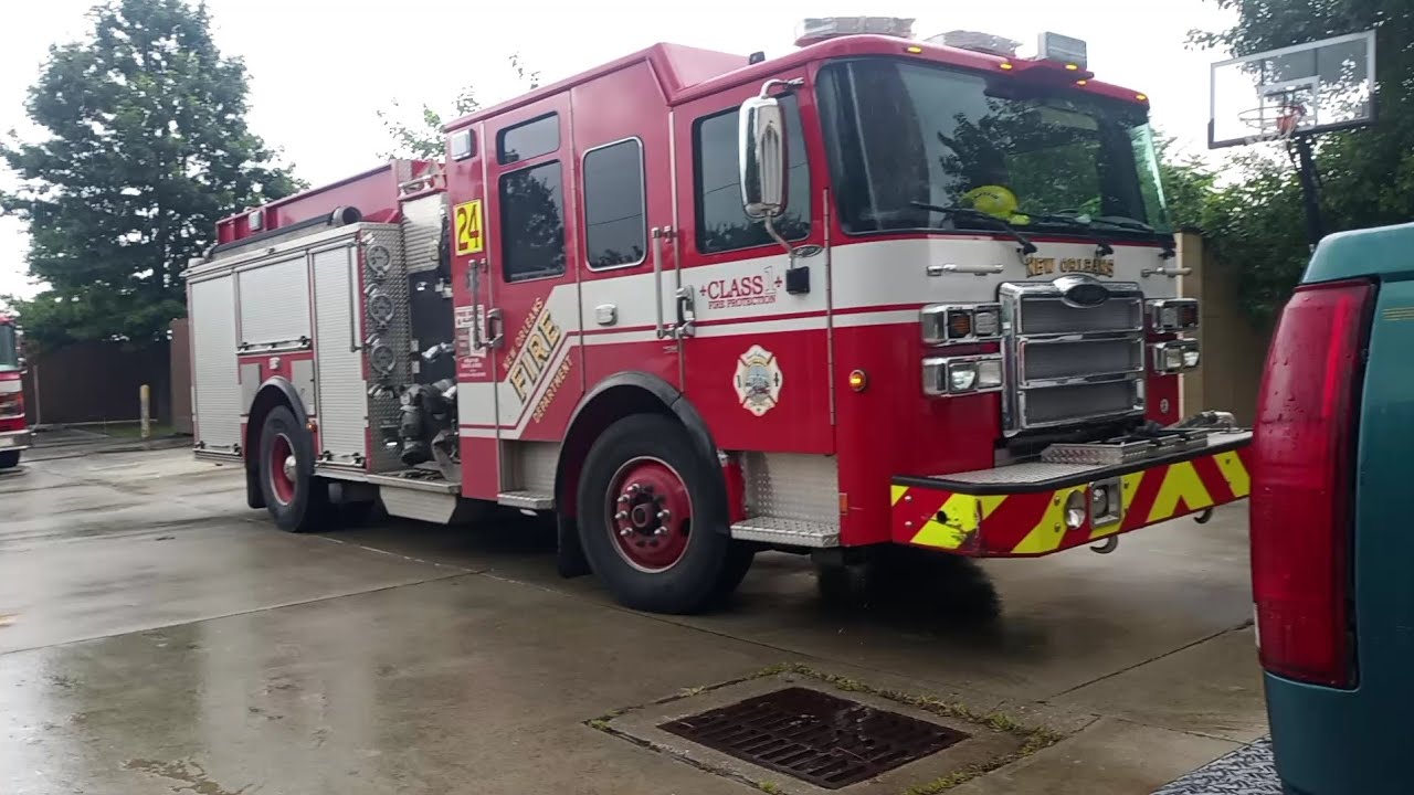 Engine 24 leaving from Fire Station 39. - YouTube