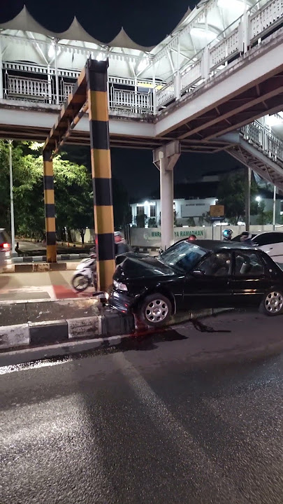 kecelakaan malam ini di pondok indah
