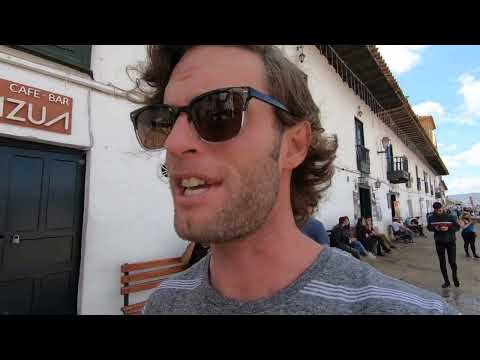 ??Villa de Leyva In Colombia Hand made goods and town walking 8 out of 10 Stokes