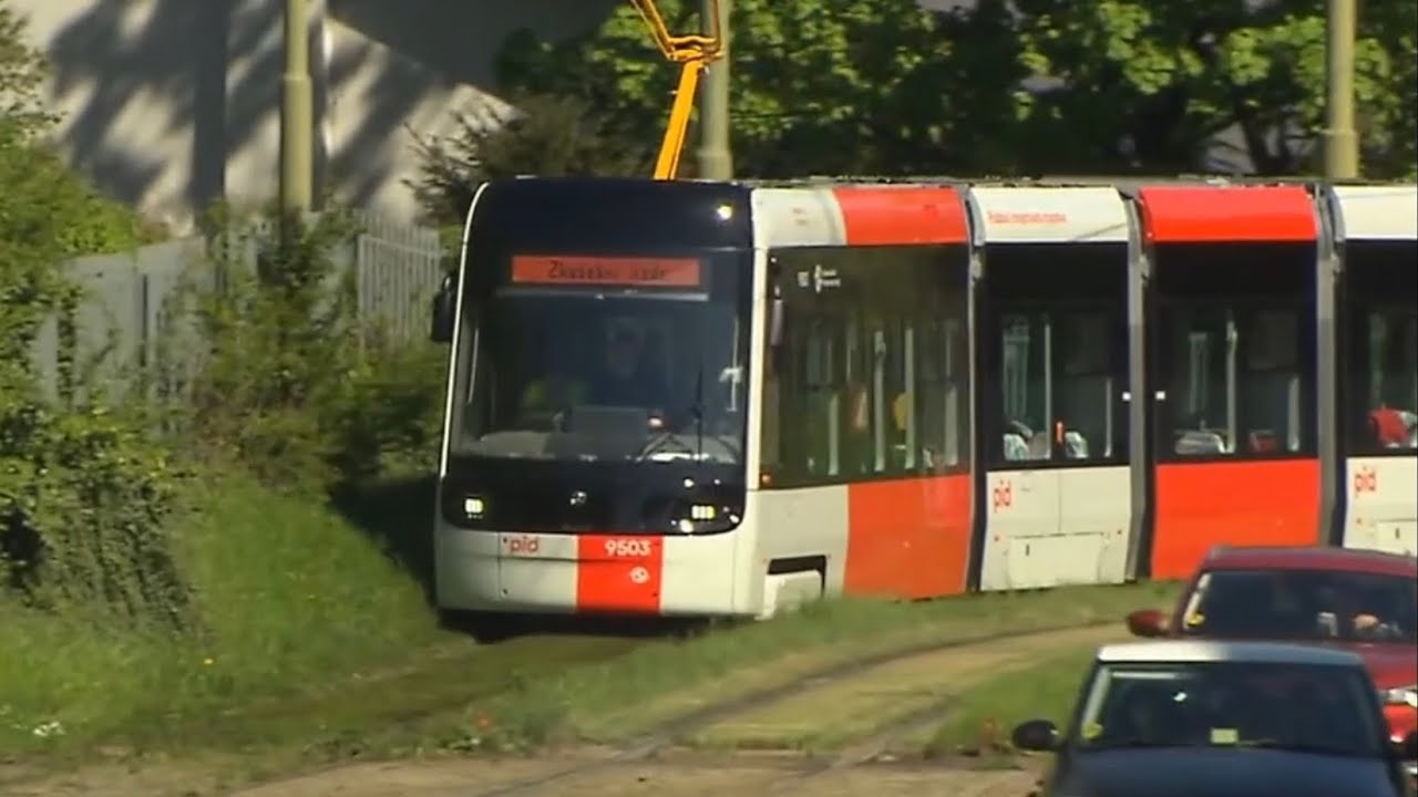 Nová tramvaj v pražských ulicích