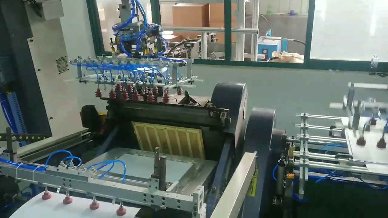 Intelligent die-cutting machine for making corrugated box
