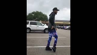 DAEQUAN does the boogie down challenge😮