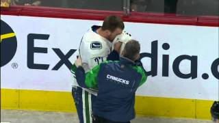Gotta See It: Gallagher's high stick gives Sedin a nosebleed