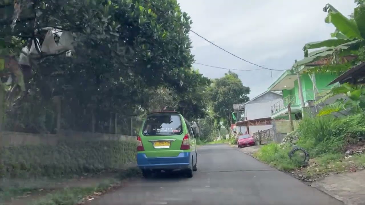 Jalan Raya Kertamaya. Kertamaya, Bogor Selatan, Kota Bogor, 2023.