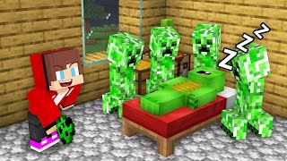 JJ Pranked Mikey with Creepers in Minecraft (Maizen)