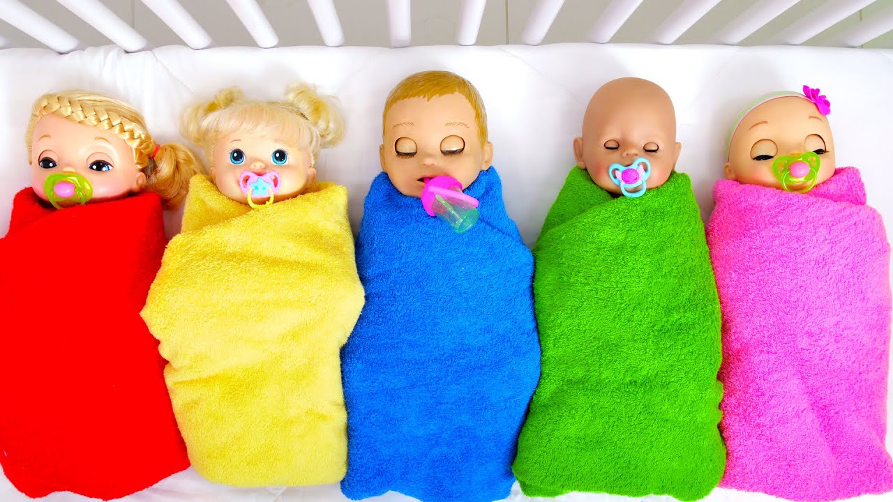 Linda Pretend Play with Baby Dolls #2