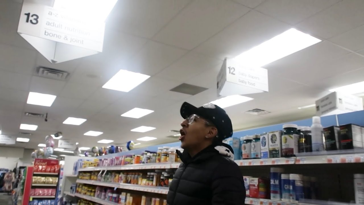 Screaming In Stores Prank!