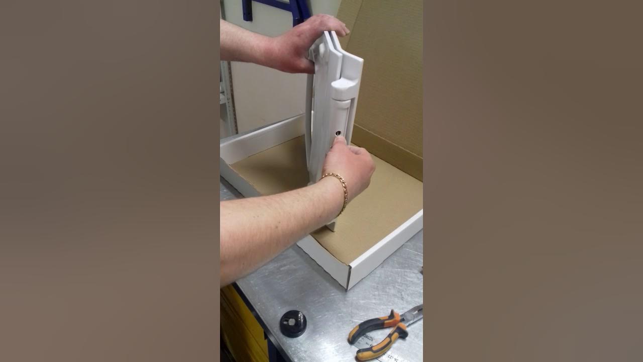 Замена микролифта в крышке Cersanit. - YouTube