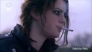 SKINS Effy and Freddie - She's out of her mind