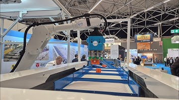 Highlights from Parcel+Post Expo 2025 in Amsterdam. Robotic induction & Automated sorting by Equinox