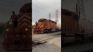 EJ&E 660!!! IF YOU LISTEN CLOSELY YOU CAN HEAR THE HORN!