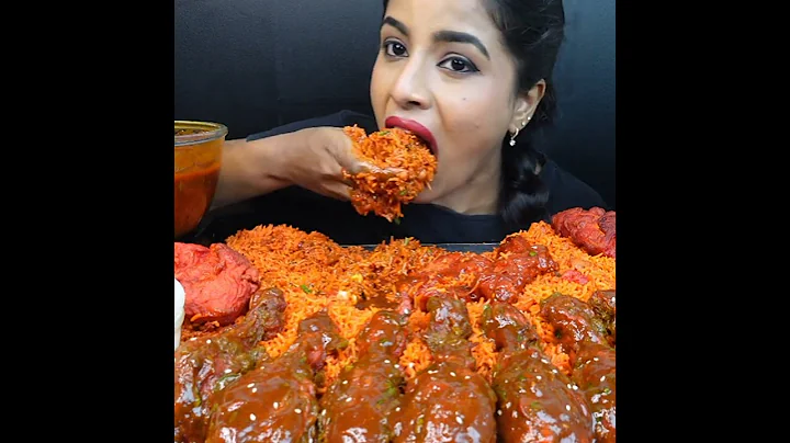 ASMR: EATING SPICY CHICKEN CURRY🔥 SCHEZWAN RICE || #shorts #mukbangn#asmreating #mukbangasmr #asmr