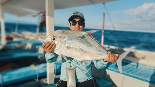 DIAMOND TREVALLY TAKES TINY FLY METAL JIG WITH FLY RIG.LIGHT JIGGING FISHING #fishing #lightjigging