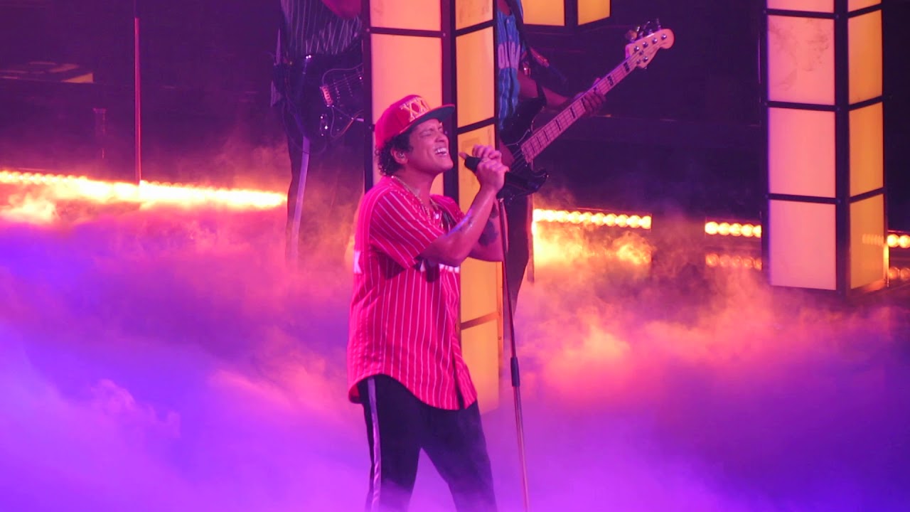 Versace on the Floor Bruno Mars 24K Magic Tour MSG 9/23/2017