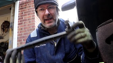 Vauxhall Astra 2007 (H) Front roll bar drop link replacement.