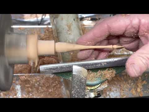 Turning a finial