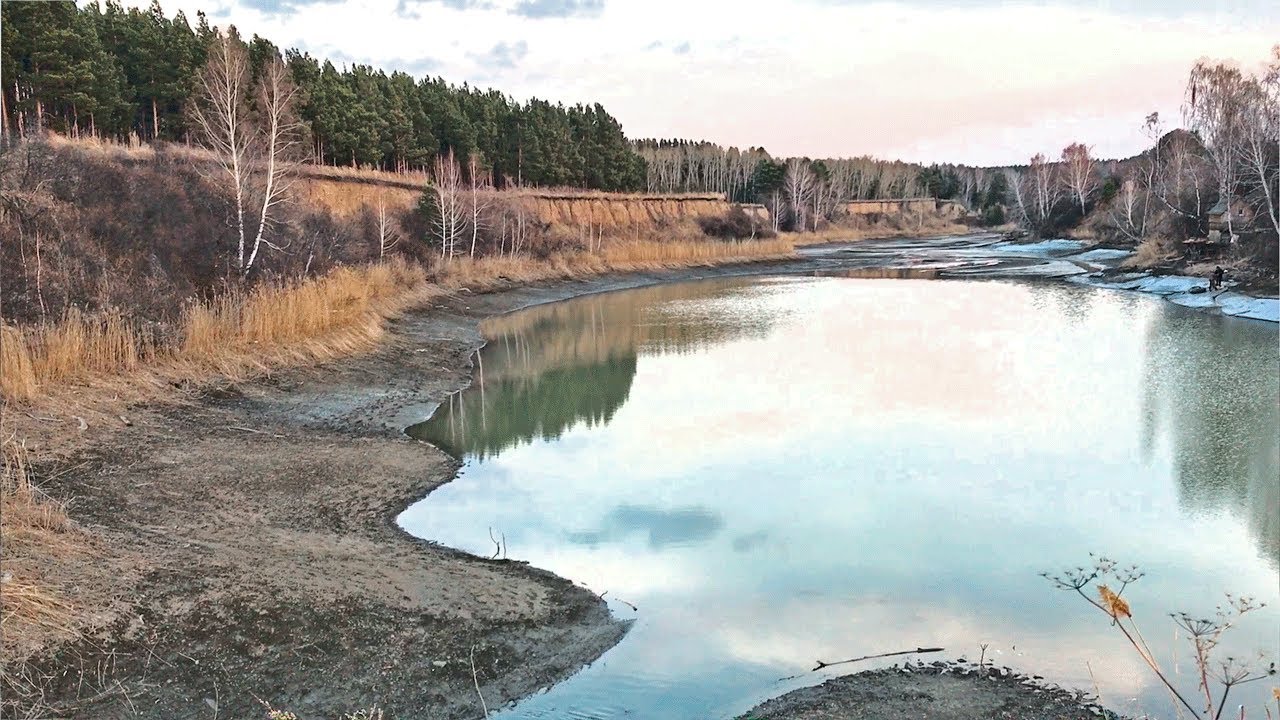 ПОЛНАЯ ЛУЖА ОКУНЯ И КАРАСЯ! Мой первый опыт Мормышинга на спиннинг