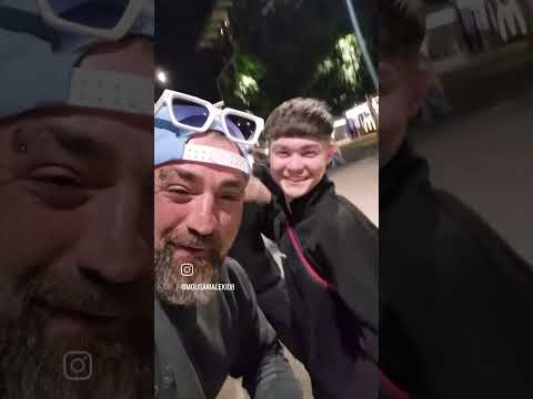 باهم دیگه مهربان باشیم همه انسانیم انسانیت بهترین دین است