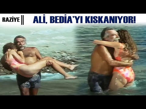 Raziye Türk Filmi | Ali, Bedia'yı Babasından Kıskanıyor!