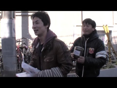 20131215 ストリートアクト その３ ビラ撒くくらいなら金をくれ！