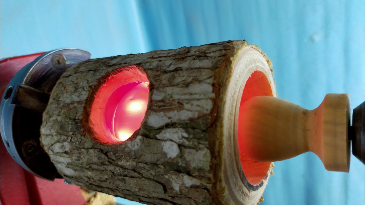  Ide  kreatif  merubah log kayu  menjadi lampu hias bubut  