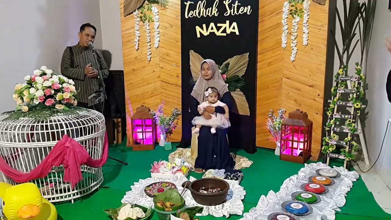Prosesi Tedak Siten (Turun Tanah) Adat Jawa Nazia Zuha
