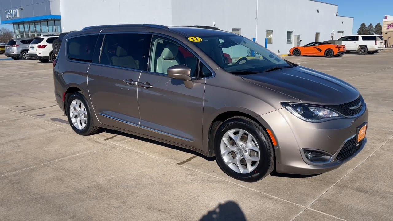 2017 Chrysler Pacifica Quad Cities, Peoria, Burlington, Iowa, Moline