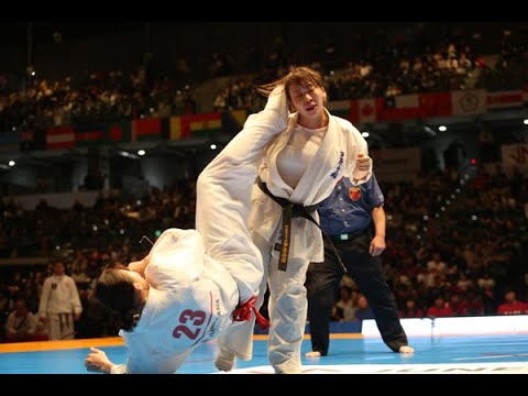 【新極真会】Semifinal2 Woman Inga Mikstaite vs Yui Kikukawa The 12th World Karate Championship