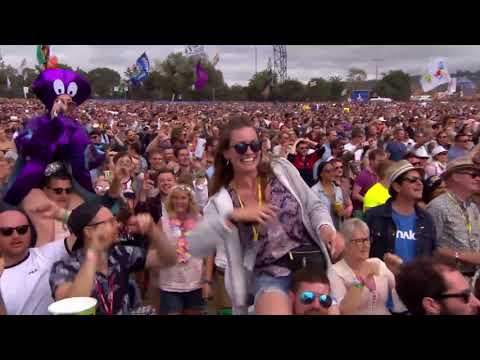 Pyramid stage Flashmob 2017