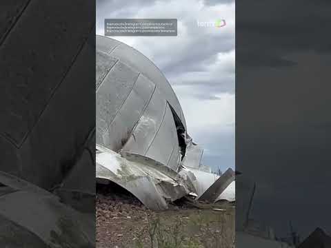 Turbina de parque eólico cai durante vendaval na fronteira entre Brasil e Uruguai #shorts