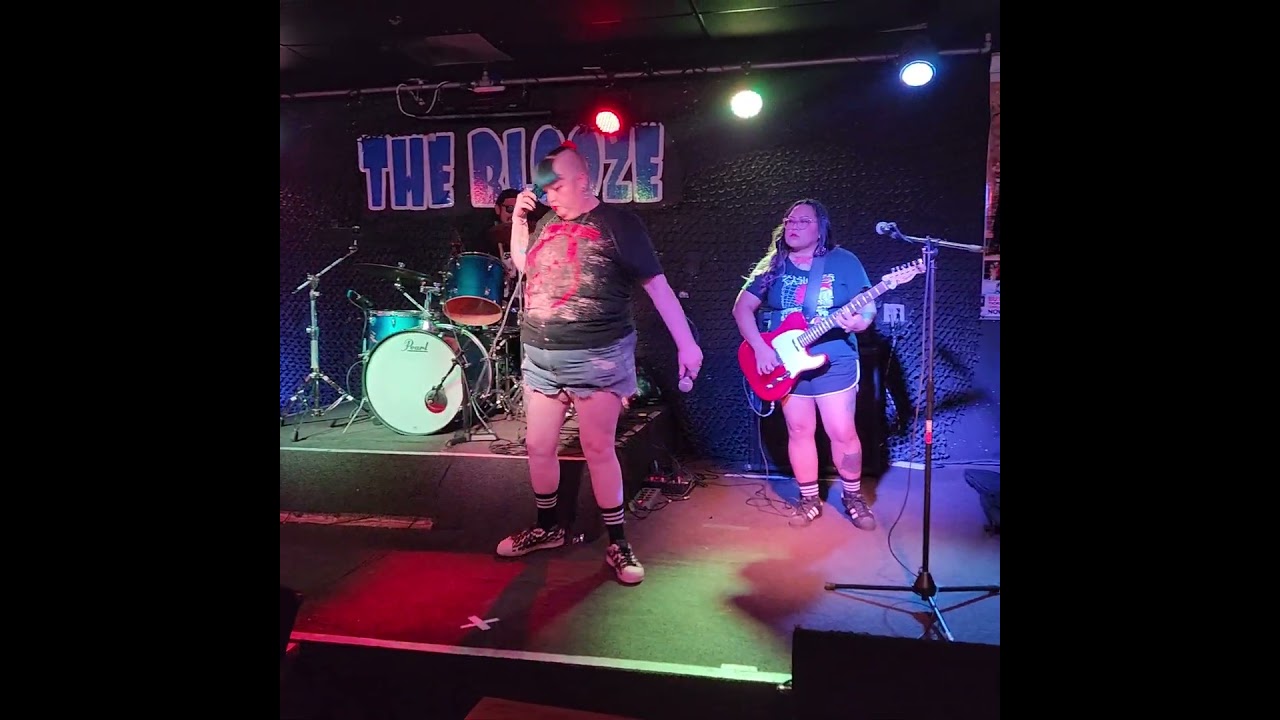 Glitter Vomit - "Addicted"