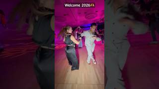 Download Lagu De clave lachte toen ik probeerde het in bedwang te houden. \ MP3