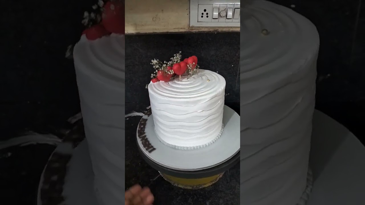 New design Happy anniversary Cake #viral video adlı videoyu YouTube'da izle New design Happy anniversary Cake #viral video adlı videoyu YouTube'da izle