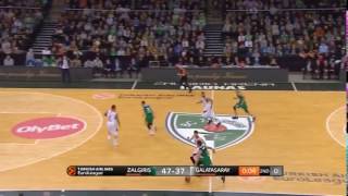 Kevin Pangos Goes In Full Speed To End The First Half Against Galatasaray