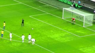 Ronaldinho misses penalty at Wembley
