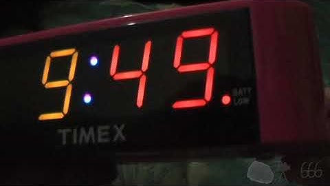 Timex T123p Alarm Clock + How To Operate The "SimpleSet" Controls