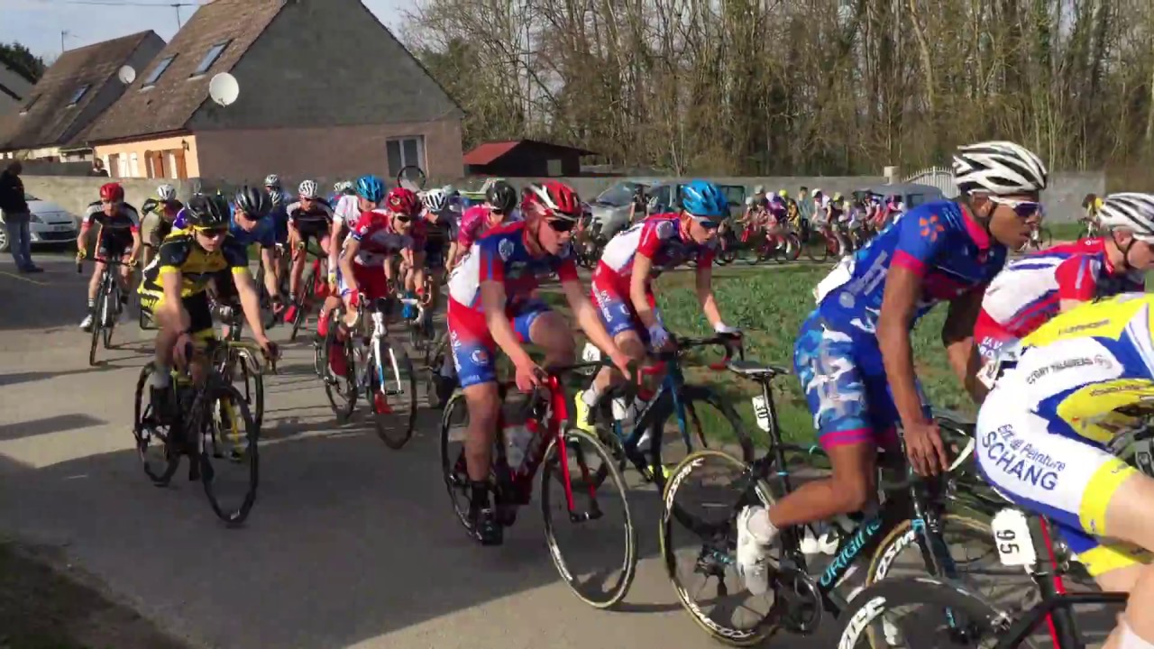 Nationale junior : Les boucles de Seine et Marne (montée de Bellot à 10 kms de course)