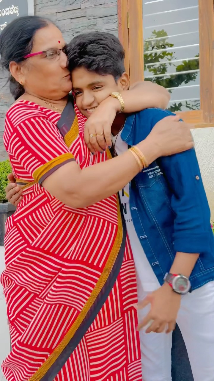 There are no words for this love ?❤️?? @Vasanth.Dancer #adangaathaasuran #grandmalove #shorts