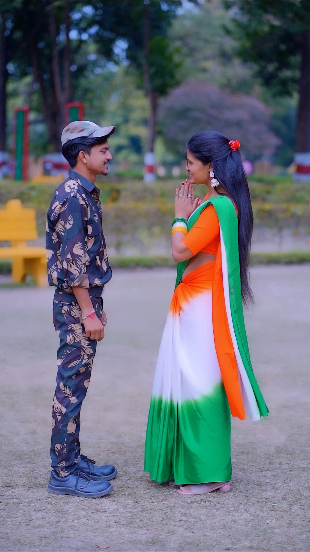 Bharat maa ki seva kariyo dushman se tu khul ke ladiyo
