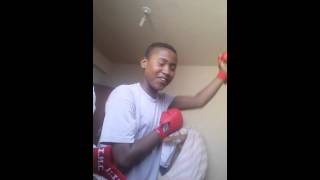 Amigos Brincando De Lutinha