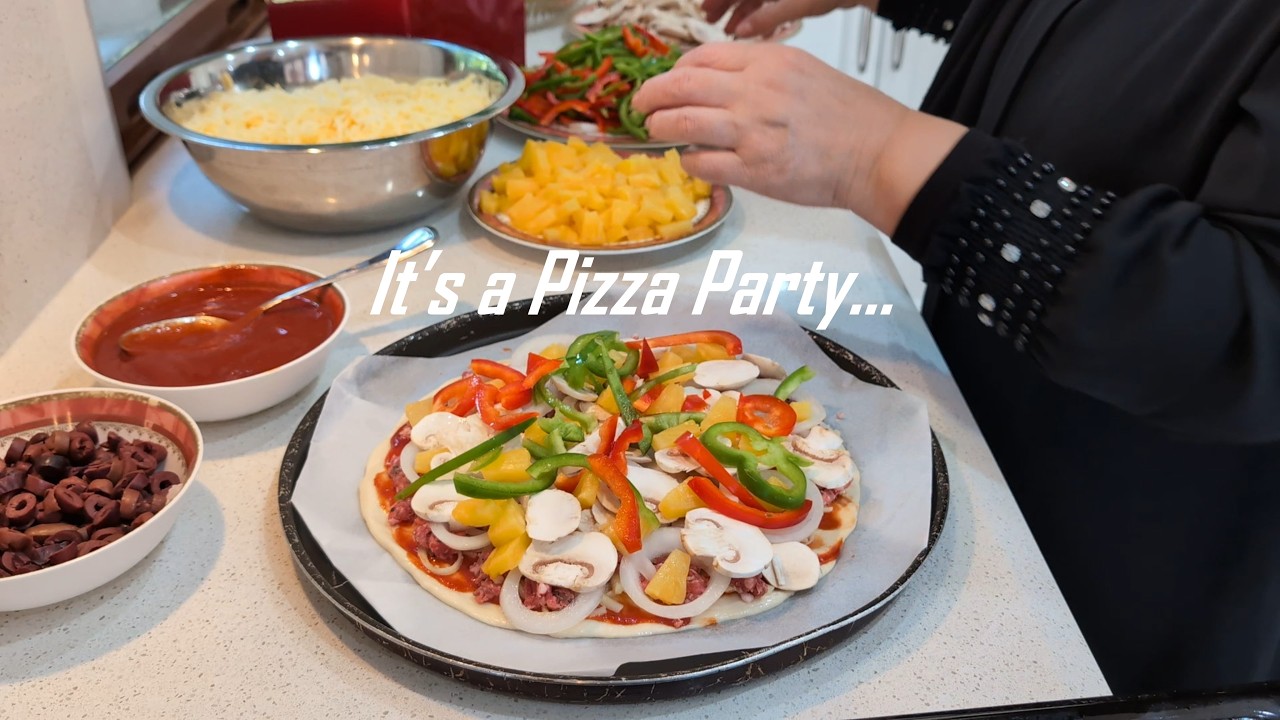 It's time for Pizza - حان وقت البيتزا