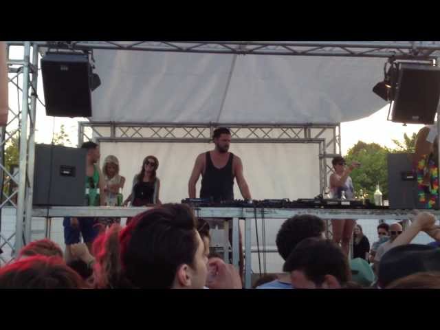 SOLOMUN - AROUND (Live in Hamburg) class=