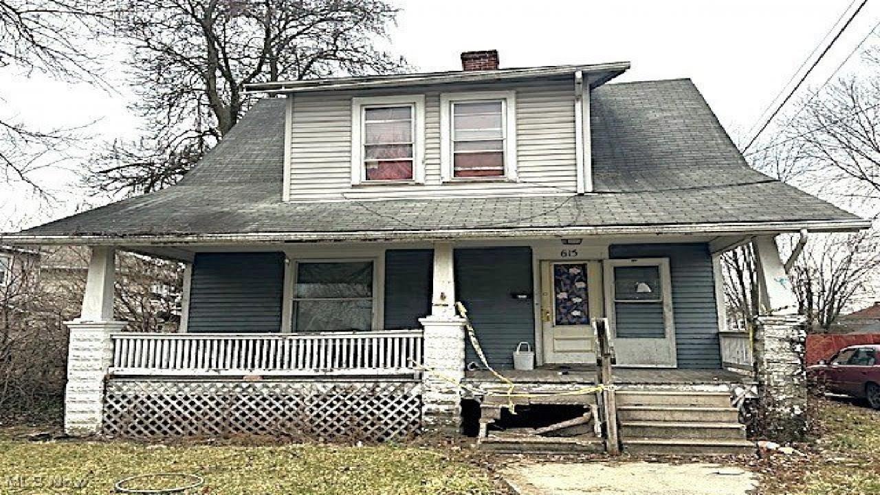 615 N Collett Street, Lima, OH Presented by Leilani Bowersock.