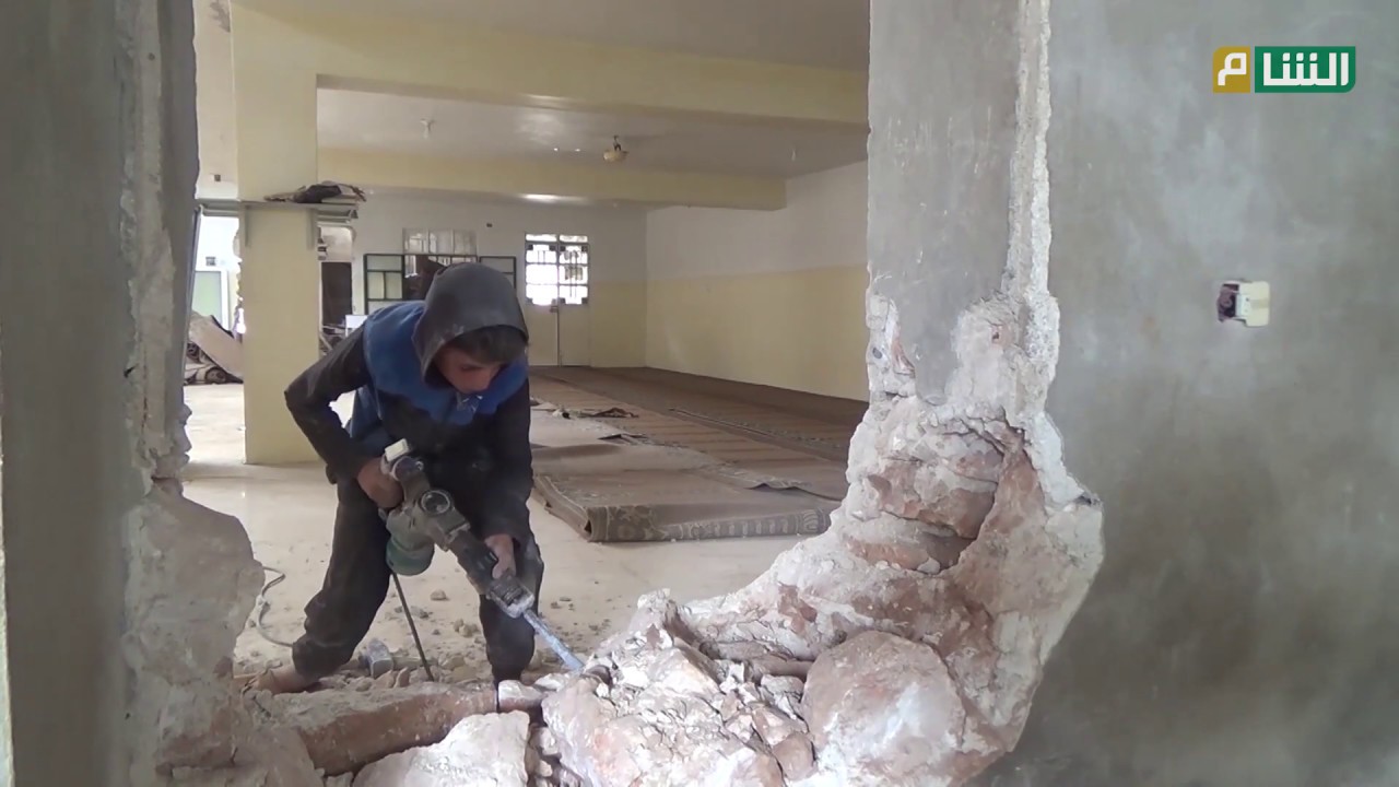 أوقاف بلدة التوامة ترمم مسجد القرية.