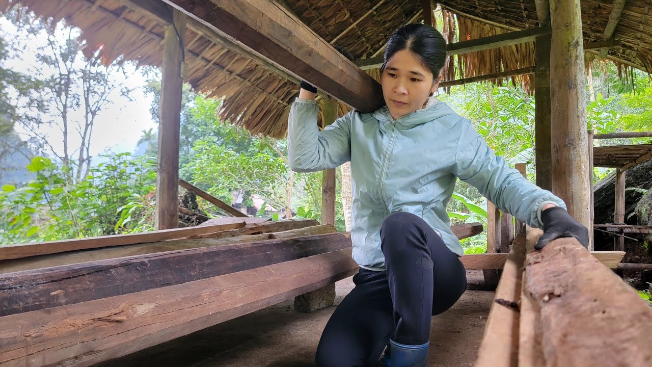 "Single mother and the journey of renovating a wooden house: difficult but not giving up"