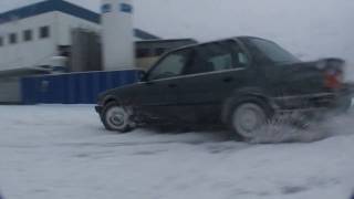 BMW E30 Fun on Snow