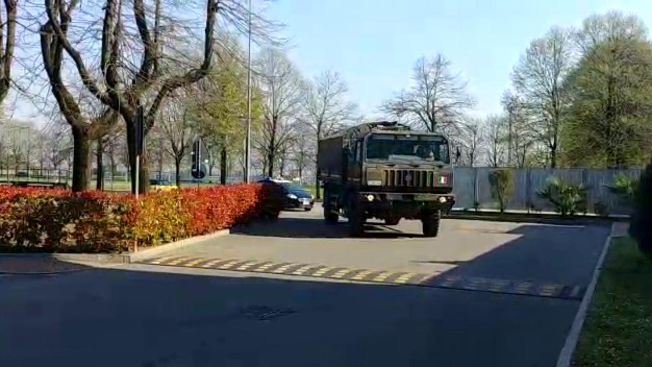 Coronavirus, feretri da Bergamo arrivano a Trecate: solo autorità al cimitero per ultimo saluto